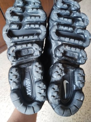 Nike Air Vapormax Plus negras