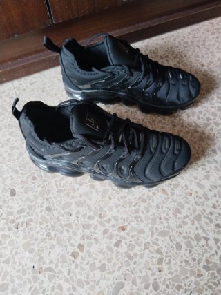 Nike Air Vapormax Plus negras