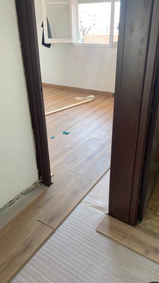 Pintura y reformas Suelo laminado y rodapiés
