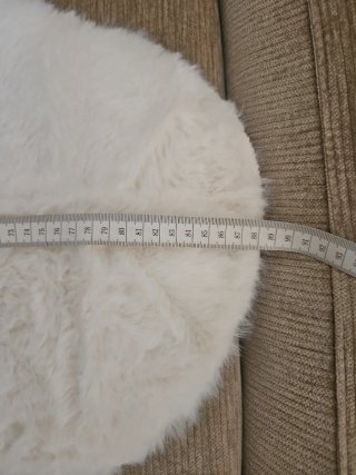 Alfombra felpuda blanca