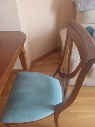 Mesa comedor y 4 sillas madera cerezo