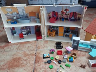 Lote Playmobil Casa y Figuras