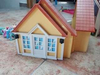 Lote Playmobil Casa y Figuras