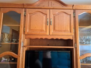 Vitrina roble 180cm cristal y madera