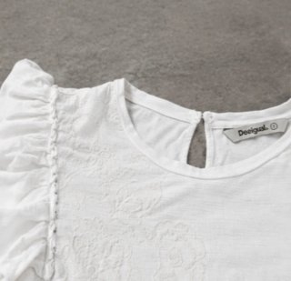 Camiseta Desigual blanca