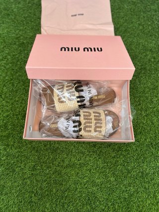 Chanclas Miu Miu Beige/Marrón Talla 38