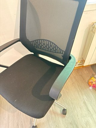 Silla de oficina ergonómica negra