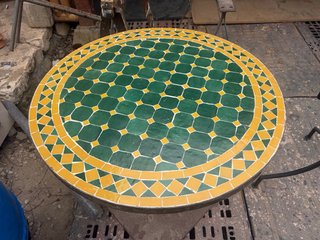 Mesa redonda cerámica mosaico amarilla y verde 70