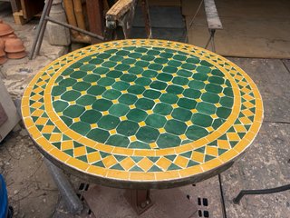 Mesa redonda cerámica mosaico amarilla y verde 70