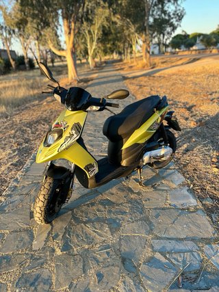Piaggio Typhoon 49cc Verde Scooter