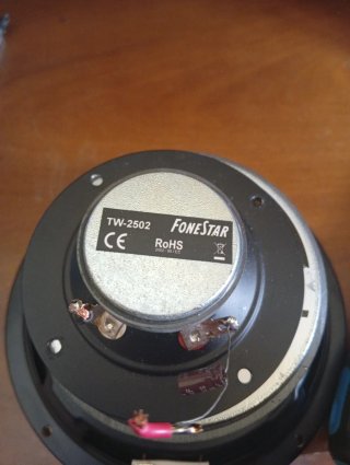 Altavoces Fonestar FPW-100 y altavoz pequeño