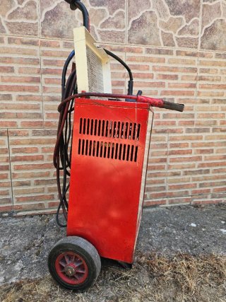 Cargador Baterías Ferve F-825 Vintage