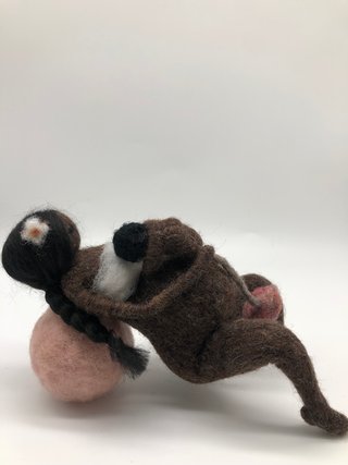 Muñeca artística embarazada con balón