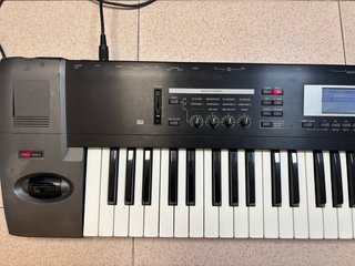 Korg Triton TR en muy buenas condiciones es de 76