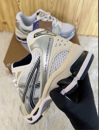 Asics Gel Kayano 14 Gris y Blanco