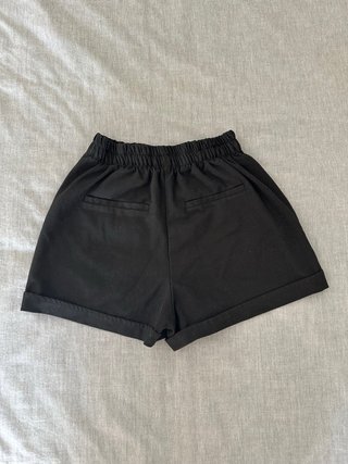 Calções pretos Bershka com argola