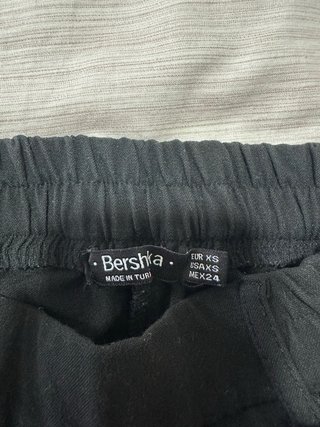 Calções pretos Bershka com argola