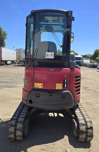 RETROEXCAVADORA GIRATORIA YANMAR VIO27 LW