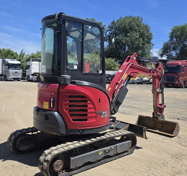 RETROEXCAVADORA GIRATORIA YANMAR VIO27 LW