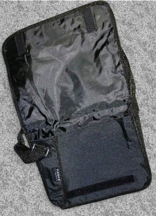 Borsa a tracolla Playboy nera con coniglietto