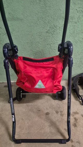 Mochila Portabebés Senderismo Roja y negra