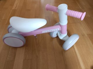 Correpasillos bebé rosa y blanco