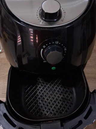 Freidora de aire Aigostar 1500W casi sin usar