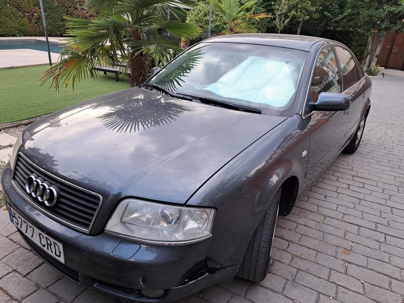 Audi A6 2004 - foto 1