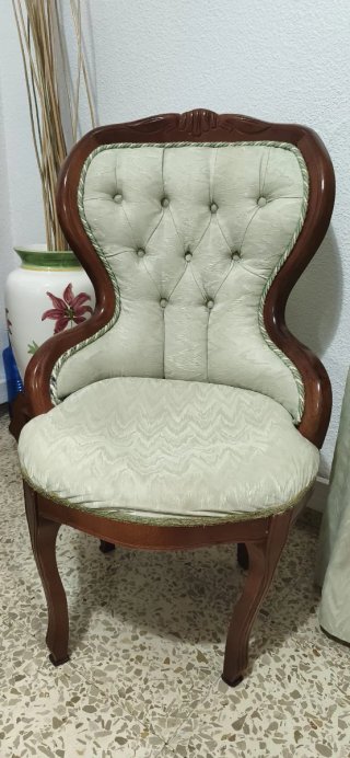 Silla antigua madera tapizada