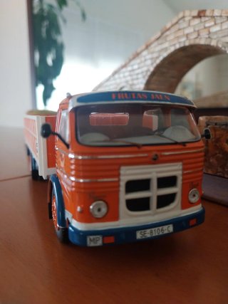 Camión Pegaso Frutas Jaén 1/43