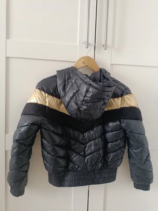 Chaqueta Benetton Negra y Dorada