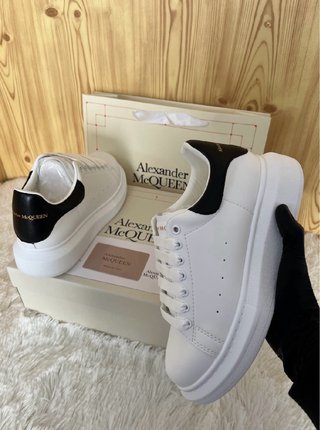 Alexander McQueen Blanco y Negro
