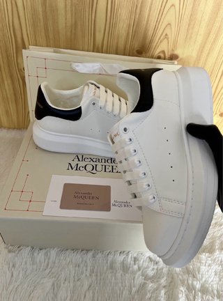 Alexander McQueen Blanco y Negro