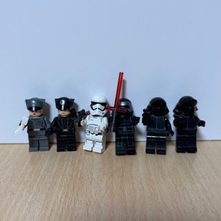 LEGO STAR WARS 75104 - KYLO REN COMMAND SHUTTLE