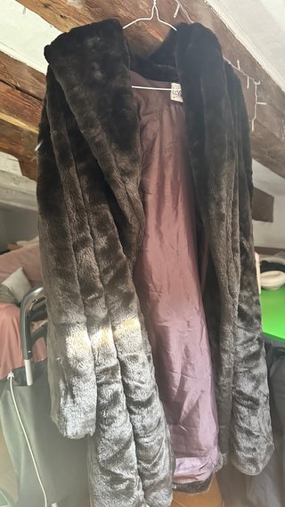 Abrigo de piel marrón. lo compre vintage.