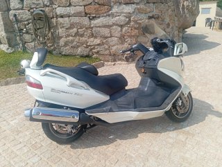 Suzuki Burgman 650 Executive Blanca