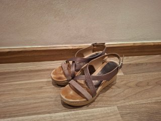 Zapatos de tacón Lorena Canals negros/grises