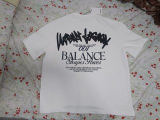 Camiseta Bershka Blanca Estampada