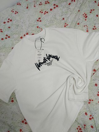 Camiseta Bershka Blanca Estampada