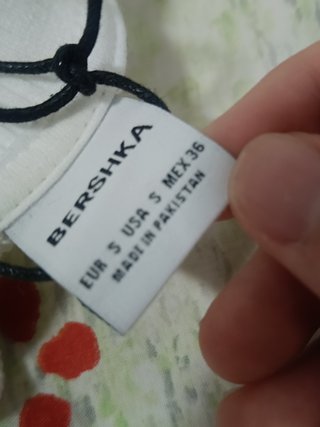 Camiseta Bershka Blanca Estampada