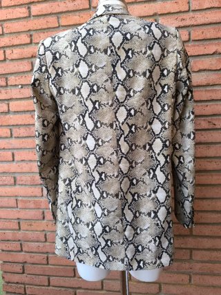 Blazer Zara estampado serpiente