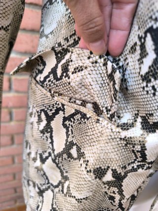 Blazer Zara estampado serpiente