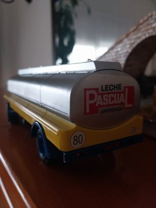 Camión Pegaso Leche Pascual