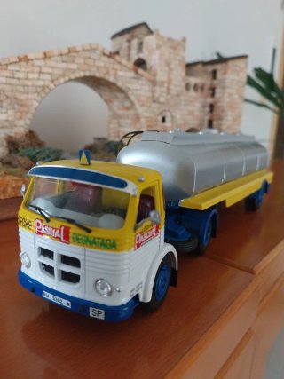 Camión Pegaso Leche Pascual