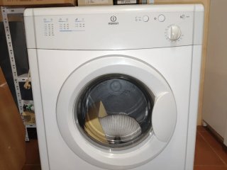 Secadora Indesit poco uso