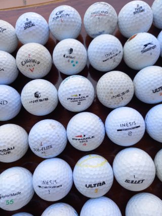 80 Bolas de Golf Variadas.