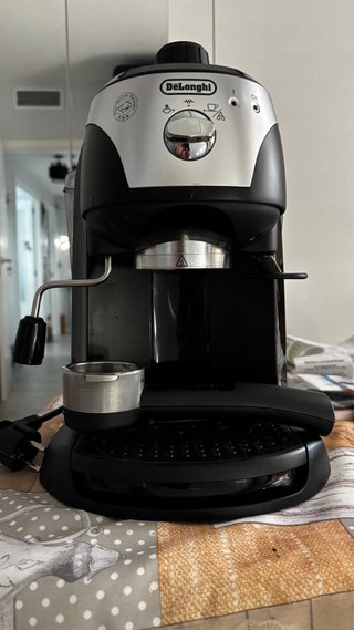 Cafetera DeLonghi EC221.B Negra
