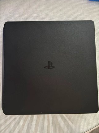 PS4 Slim + 4 Juegos + Mando Rojo no Original