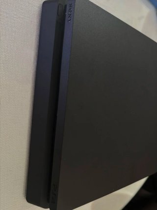 PS4 Slim + 4 Juegos + Mando Rojo no Original