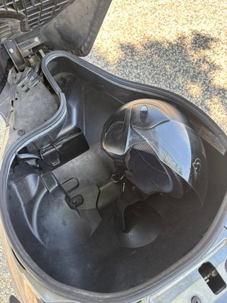 Suzuki Burgman 200 gris